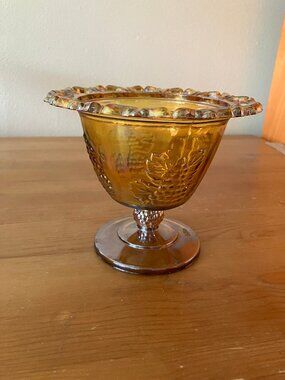 Vintage Indiana Harvest Grape Design Marigold Carnival Glass Pedestal Bowl 5x5,5